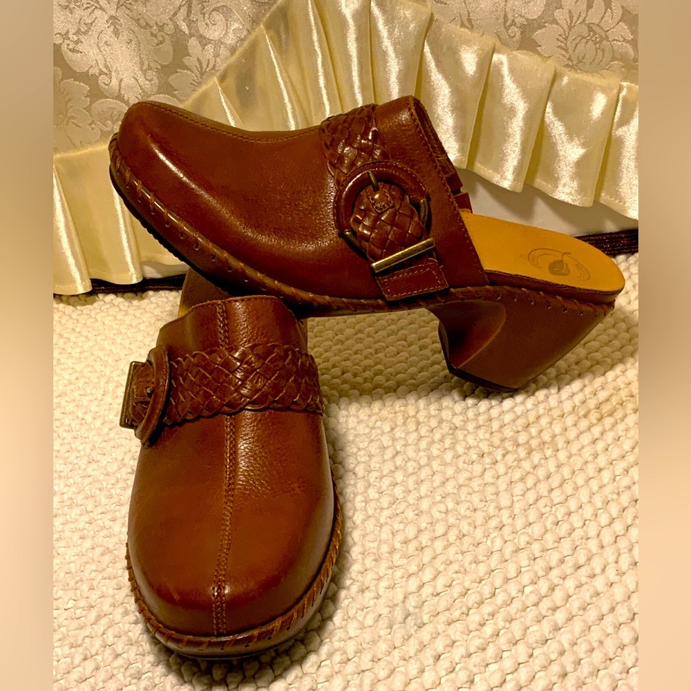 NURTURE BY LAMAZE ABIEE WOMENS LEATHER CLOGS